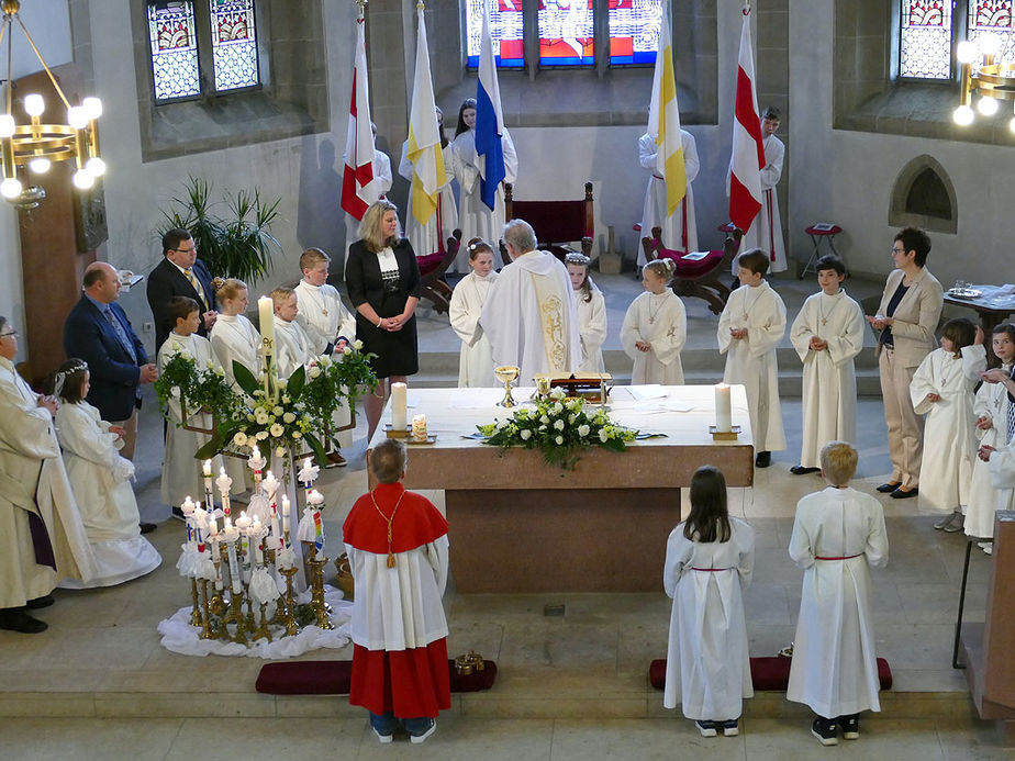 Feier der 1. Heiligen Kommunion in Sankt Crescentius (Foto: Karl-Franz Thiede)